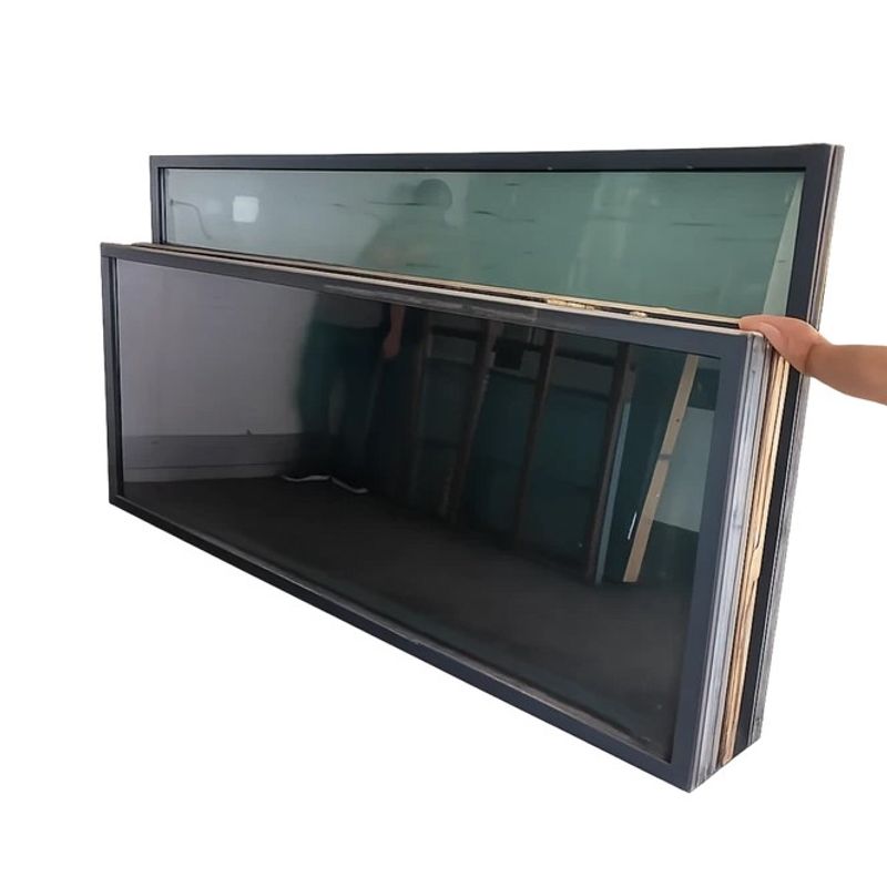 Stort vindu 300x100cm, grå malt 