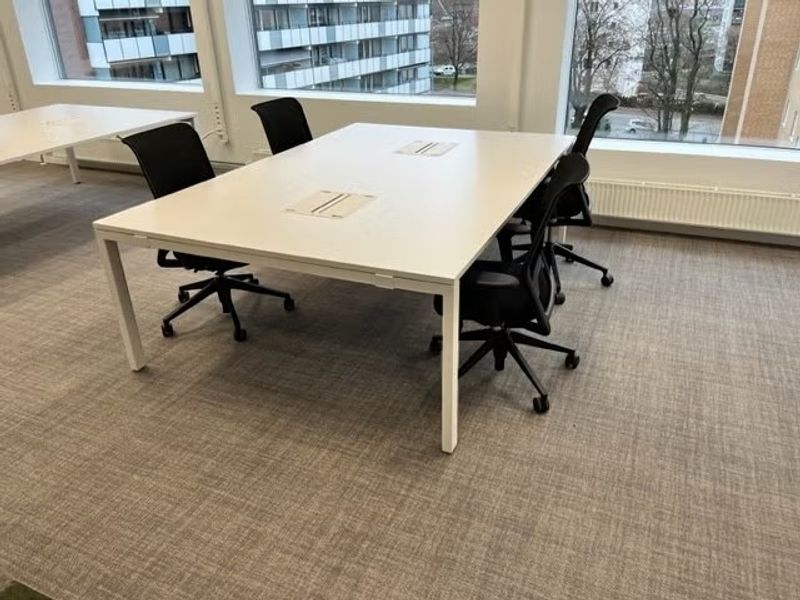 Vitra WorKit konferansebord fleksibelt og stilrent til møte- eller prosjektrom